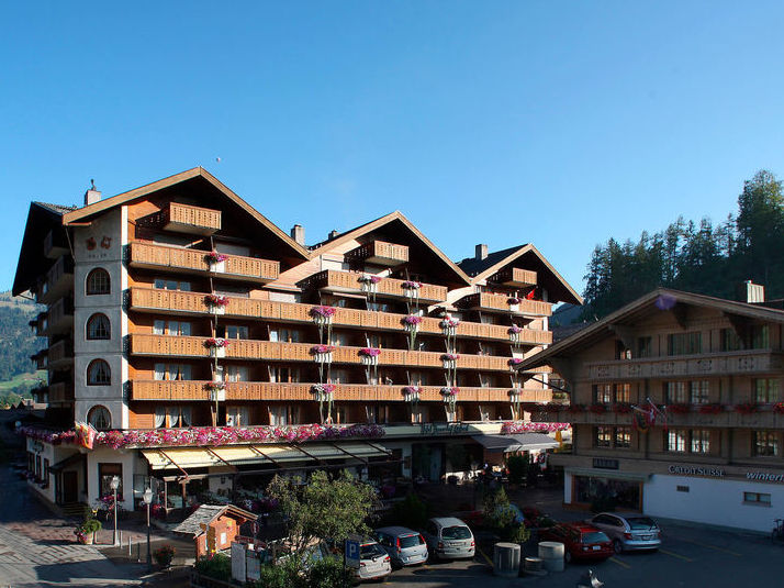L'hôtel Bernerhof Gstaad en été